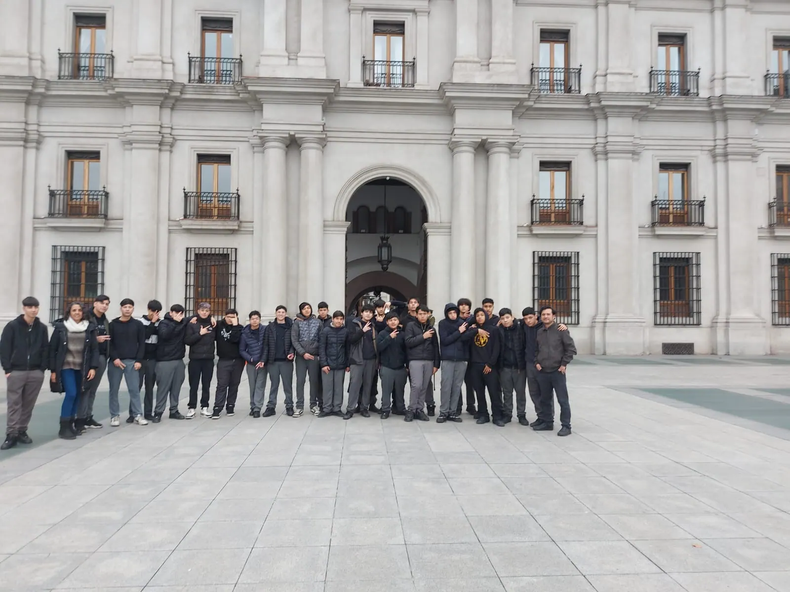 Salida Pedagógica a La Moneda — 1° Medio B — foto 4