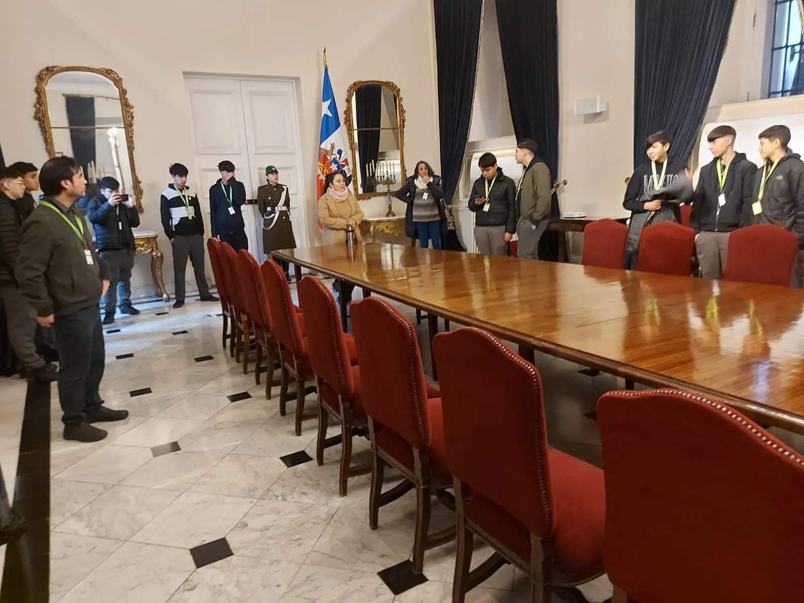 Salida Pedagógica a La Moneda — 1° Medio B — foto 24