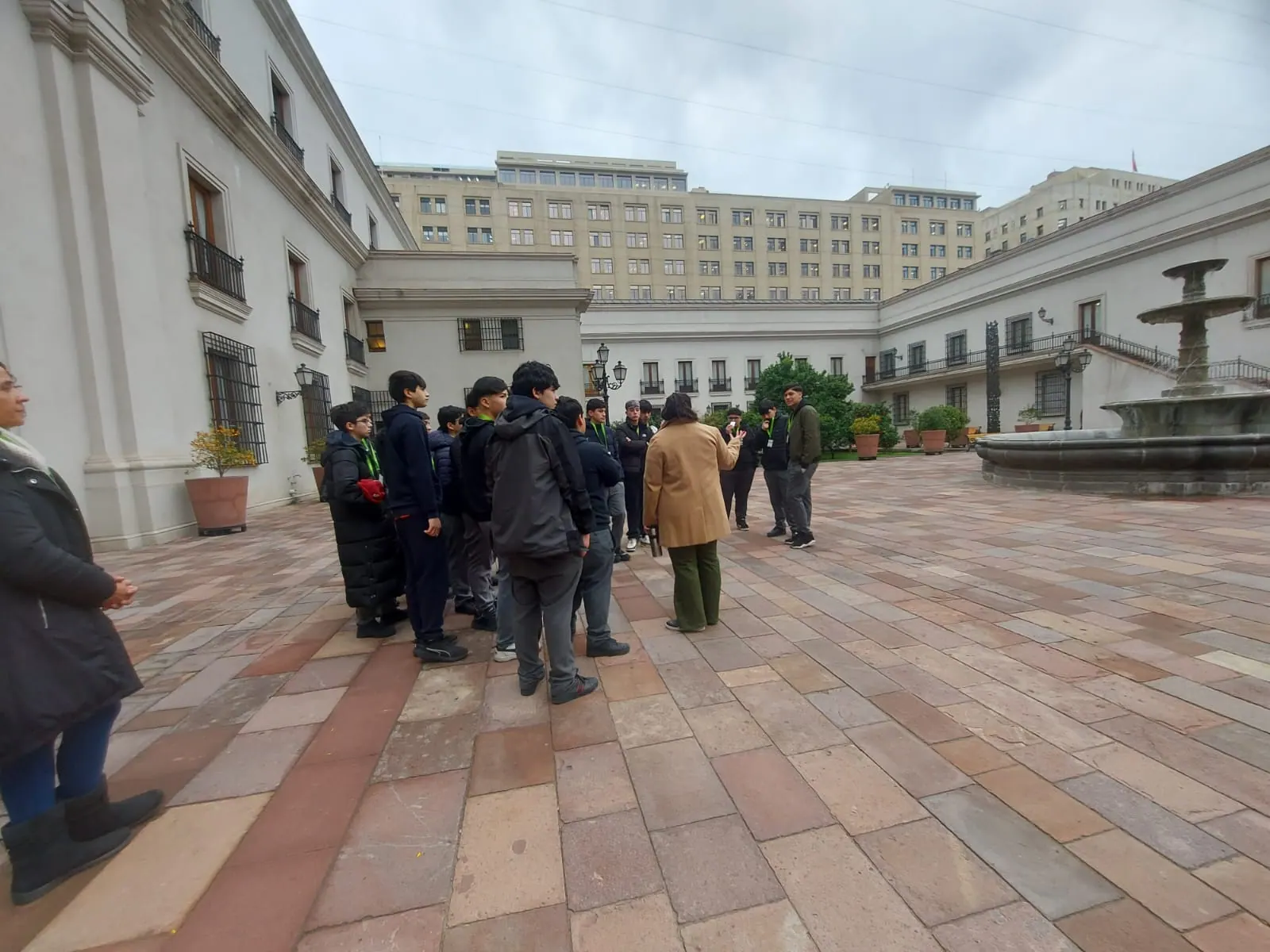 Salida Pedagógica a La Moneda — 1° Medio B — foto 30