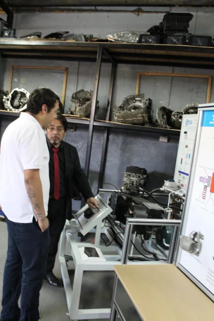 Inauguración Laboratorio de Mecánica Automotriz